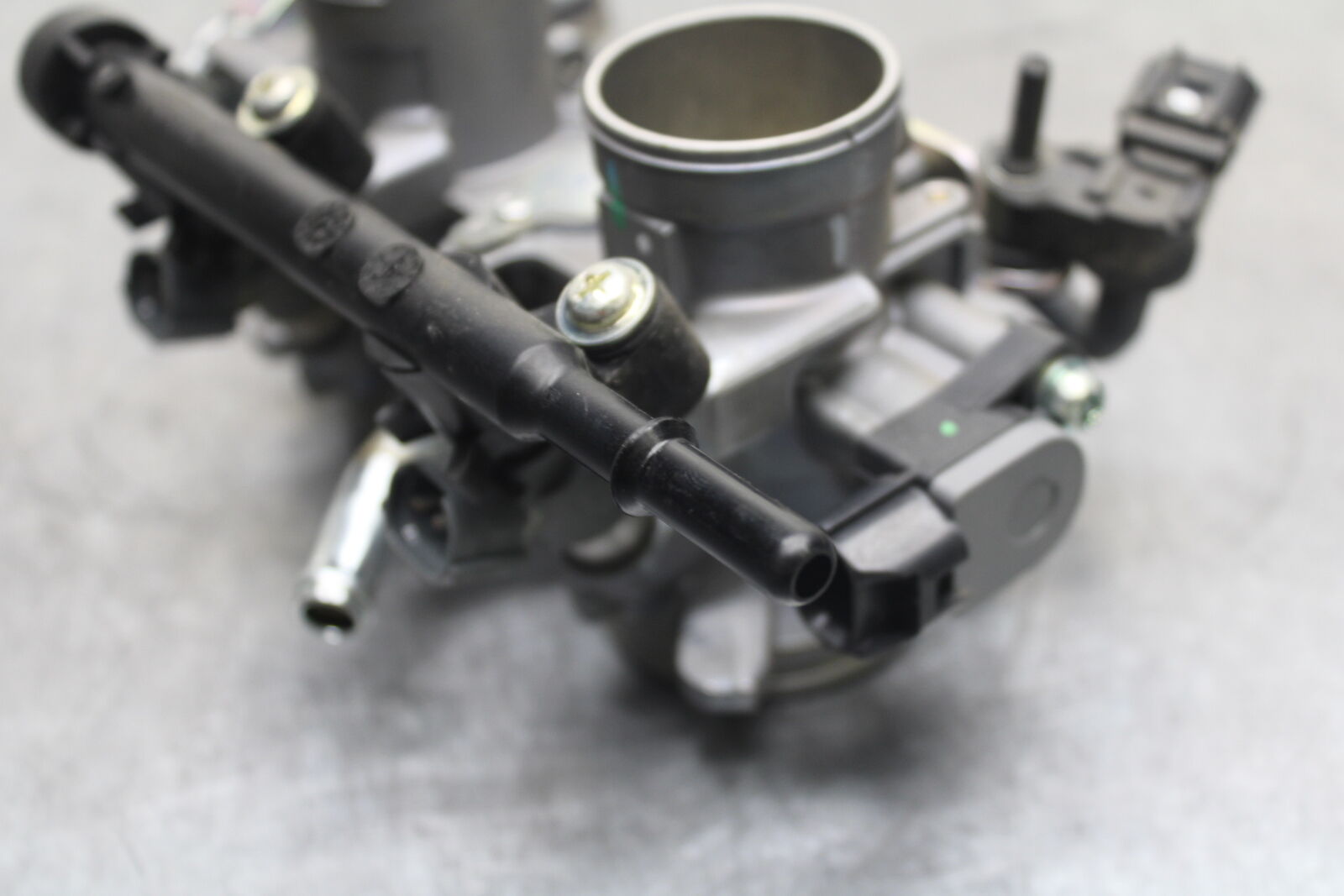 18-23 KAWASAKI NINJA 400 EX400 ABS MAIN FUEL INJECTORS / THROTTLE BODIES BB747
