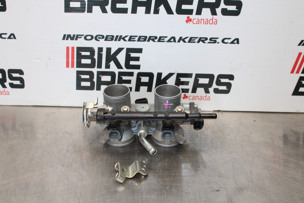 18-23 KAWASAKI NINJA 400 EX400 ABS MAIN FUEL INJECTORS / THROTTLE BODIES BB192