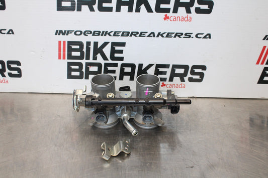18-23 KAWASAKI NINJA 400 EX400 ABS MAIN FUEL INJECTORS / THROTTLE BODIES BB192