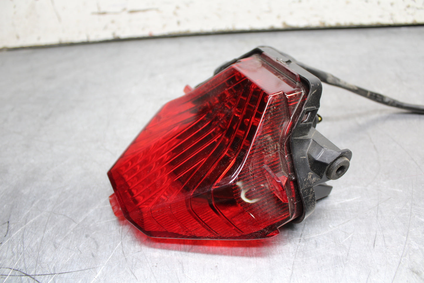 19-24 YAMAHA R3 REAR TAIL TAILLIGHT BACK BRAKE LIGHT BB736