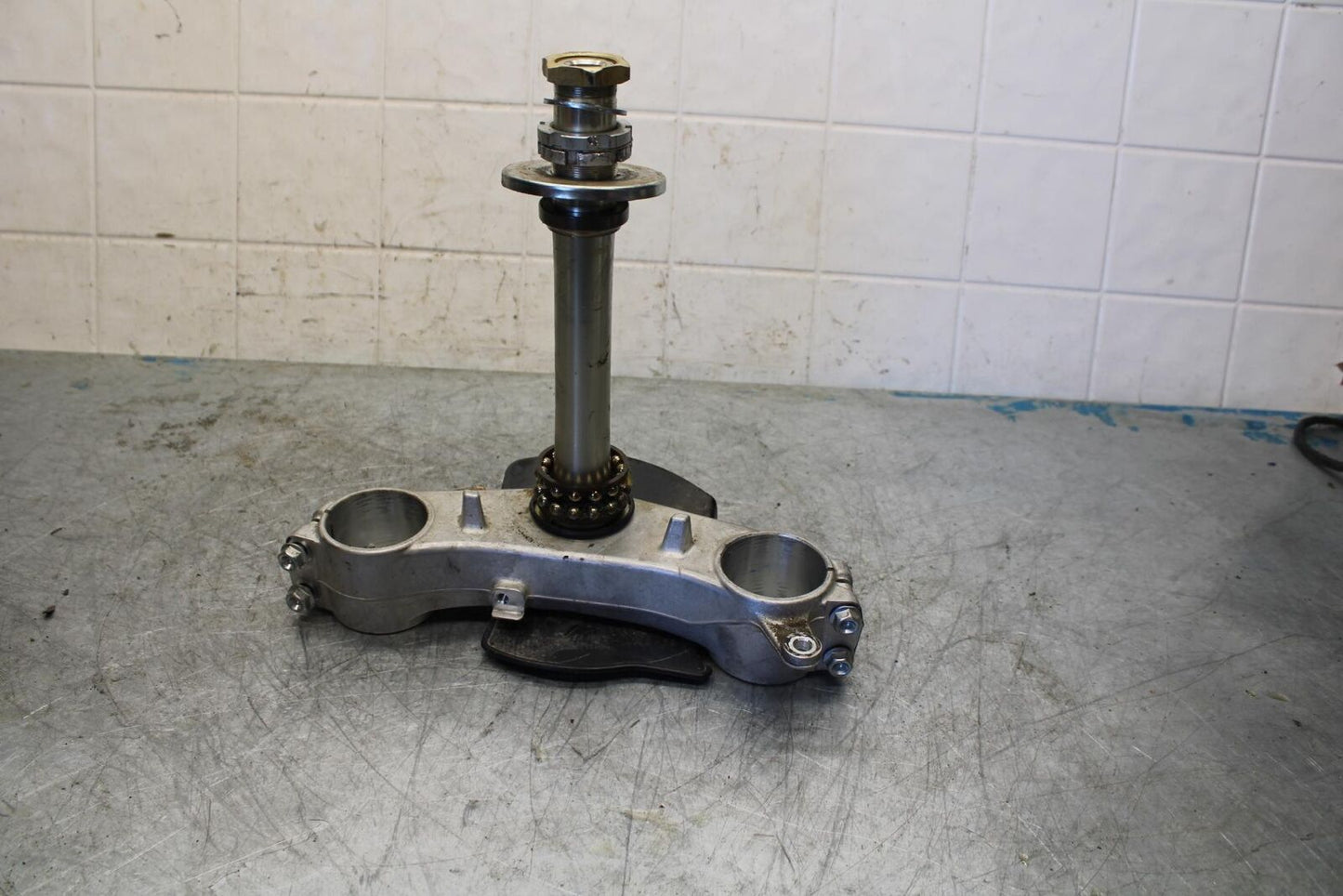 08-10 SUZUKI GSXR600 FRONT FORKS CLAMP LOWER TRIPLE TREE STEM BB430
