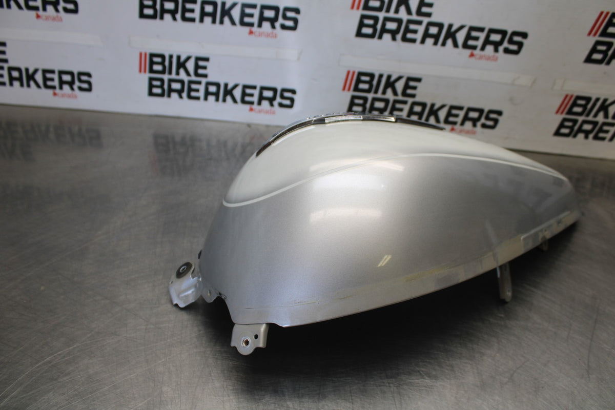 05-09 SUZUKI BOULEVARD C90 RIGHT GAS TANK COVER TRIM PANEL COWL  BB918