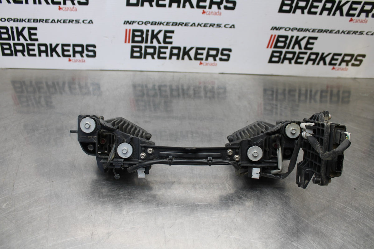 15-17 YAMAHA YZF R1 FRONT HEADLIGHT HEAD LIGHT LAMP & LIGHT CONTROL UNIT BB190
