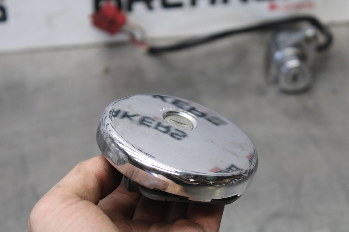 02 KAWASAKI VULCAN 800 VN800B CLASSIC IGNITION GAS CAP SIDE LOCK NO KEY BB862