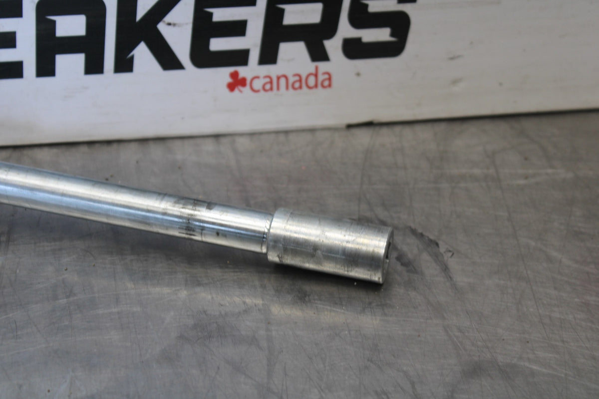 07 SUZUKI BOULEVARD M50 FRONT WHEEL RIM AXLE PIVOT BOLT BB897