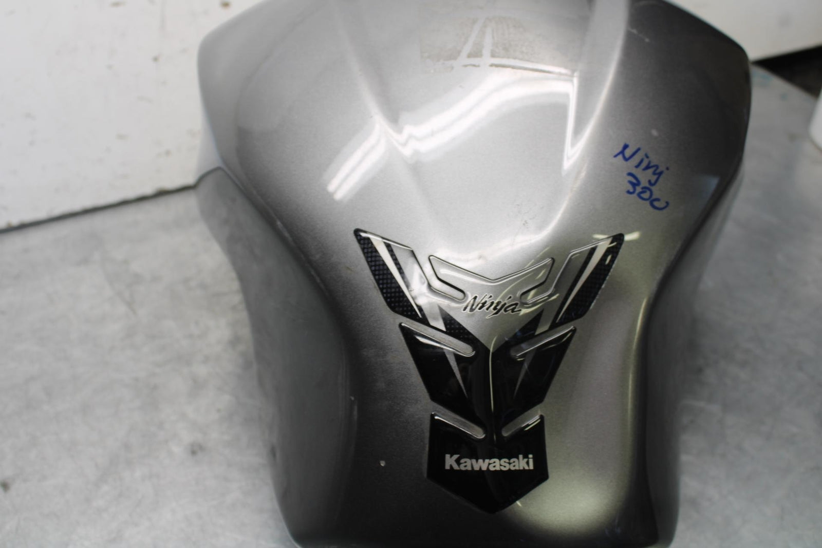 15-16 KAWASAKI EX300 GAS TANK FUEL CELL PETROL RESERVOIR BB635