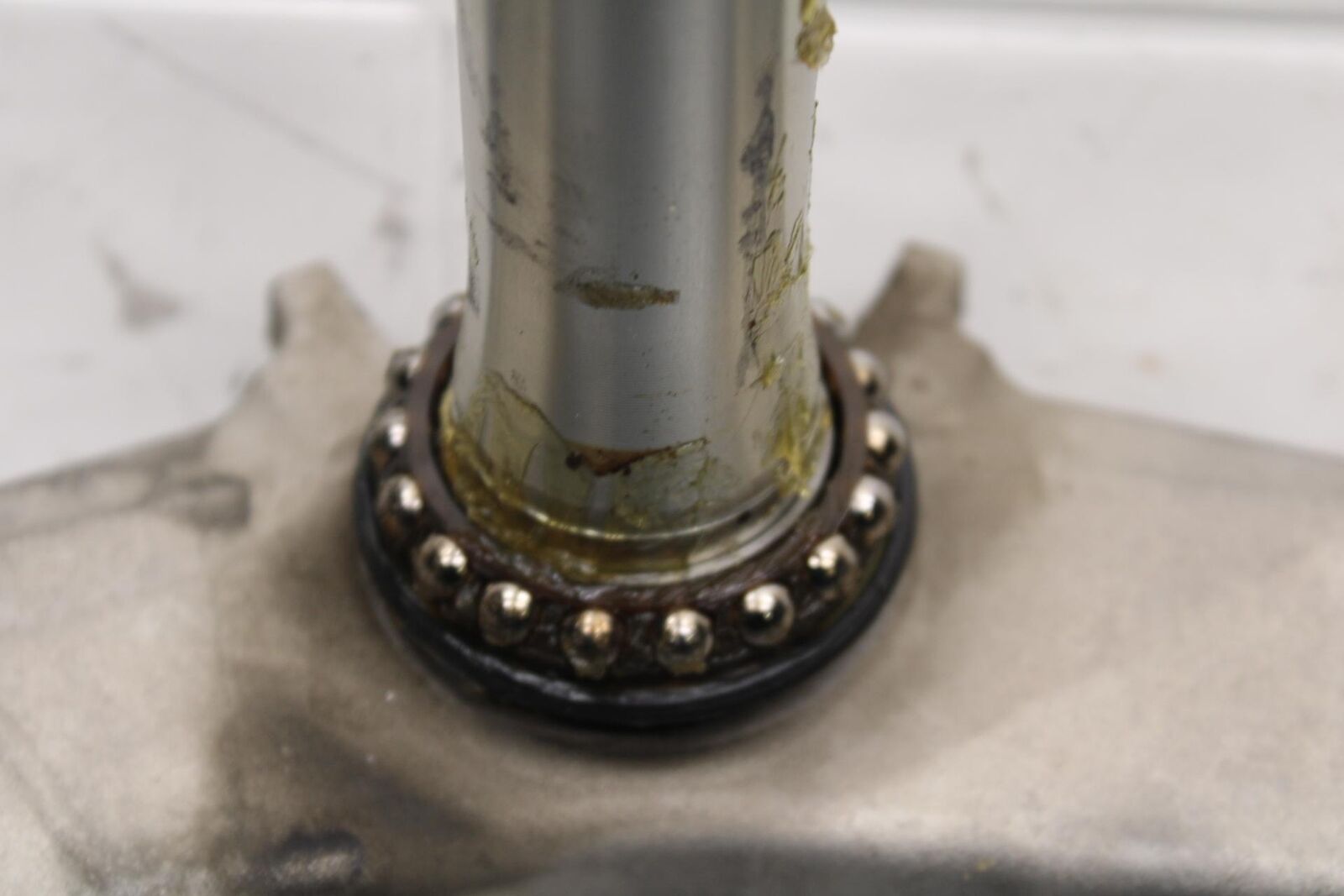 2011 Kawasaki Ninja ZX6R ZX600R FRONT FORKS CLAMP LOWER TRIPLE TREE STEM BB587