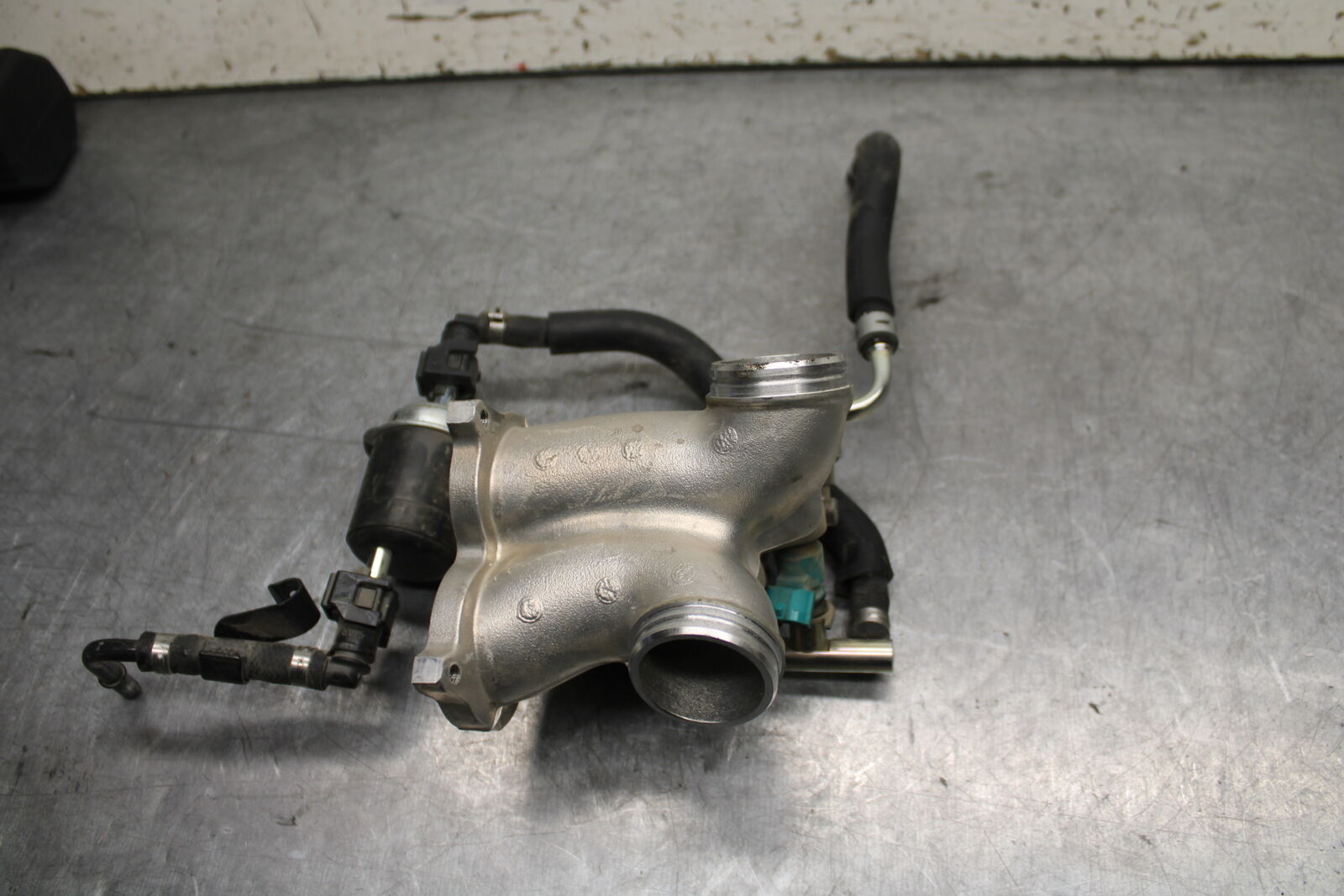 17-24 YAMAHA BOLT XVS950 AIR INTAKE MANIFOLD BB729