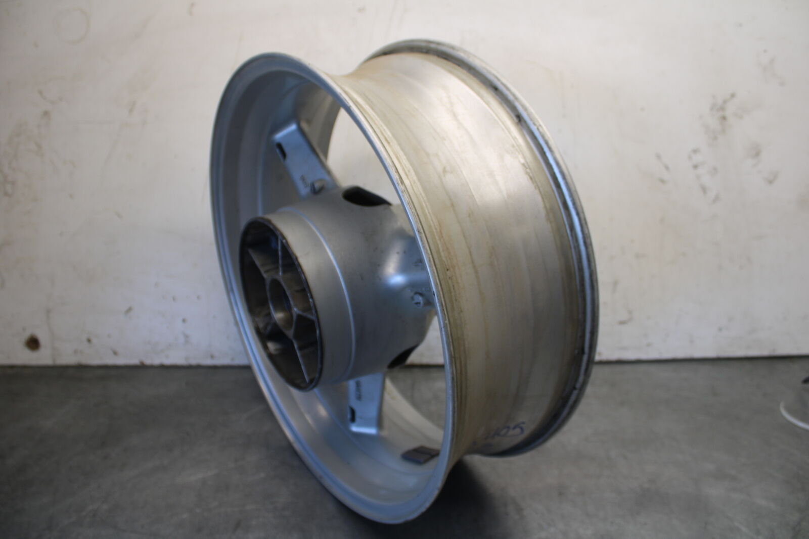 03-05 SUZUKI SV1000 REAR WHEEL BACK RIM BB405