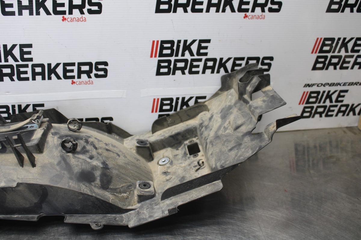 09 KAWASAKI CONCOURS 14 ZG1400B REAR TAIL UNDERTAIL FAIRING COWL FENDER  BB875