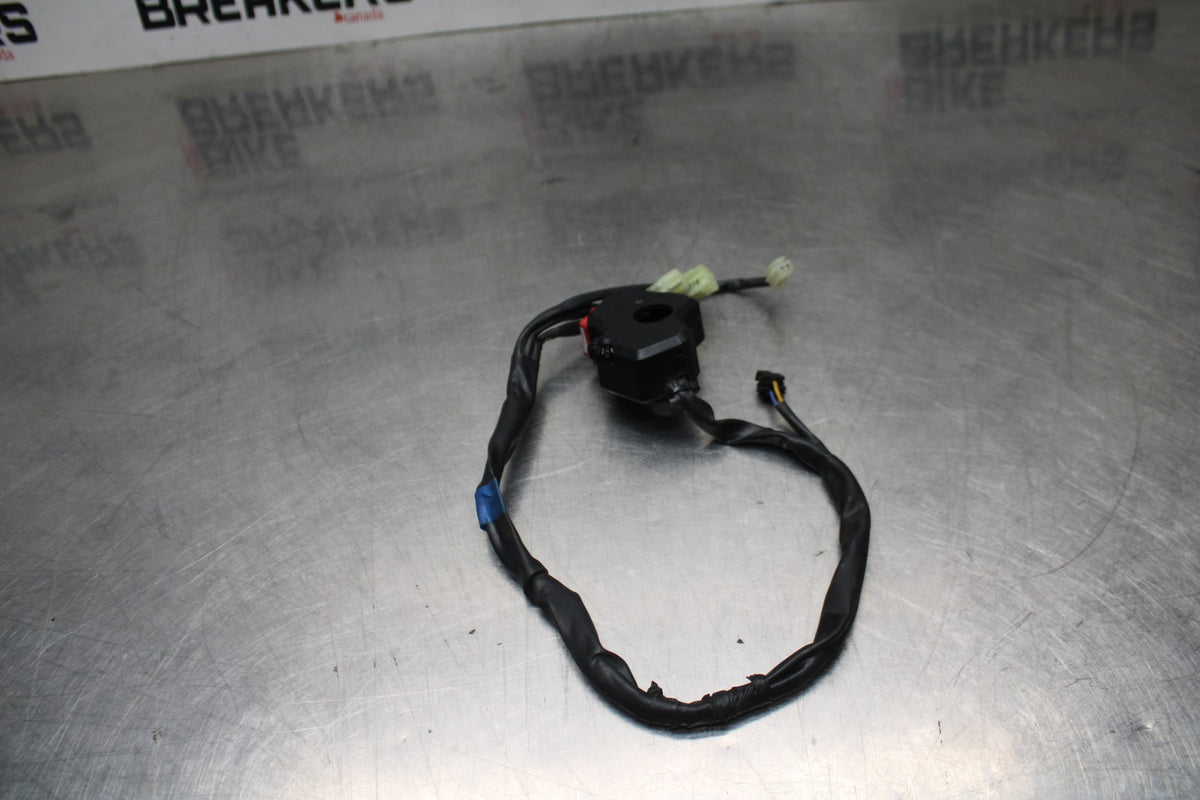 18 YAMAHA YZF R1  RIGHT CLIP ON HANDLE KILL OFF START SWITCH SWITCHES BB838