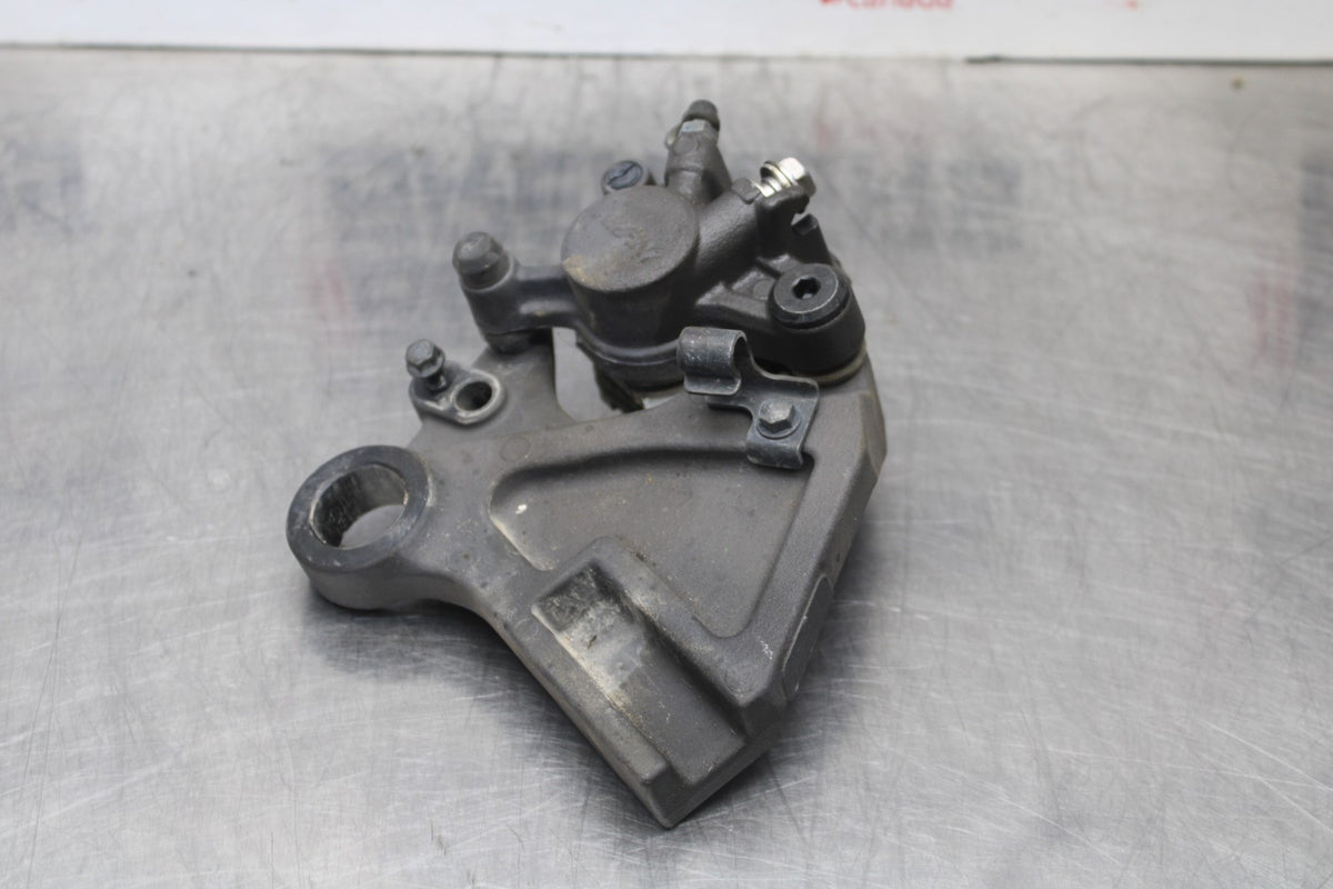 24-25 KAWASAKI NINJA ZX6R REAR BACK BRAKE CALIPER W MOUNT BRACKET BB785