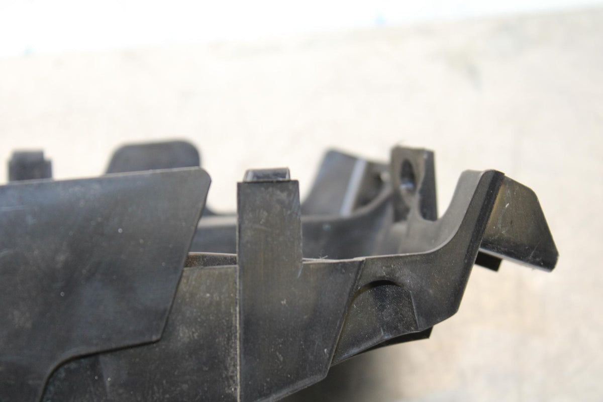 22-23 YAMAHA YZF R7 REAR BACK TAIL UNDERTAIL BATTERY TRAY PLASTIC BB583