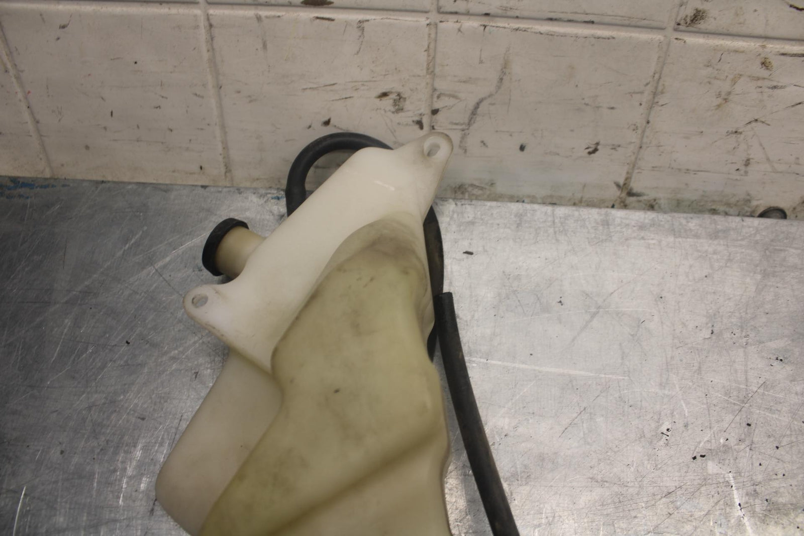 97-98 SUZUKI GSXR 600 SRAD COOLANT WATER TANK RESERVOIR BOTTLE BB455