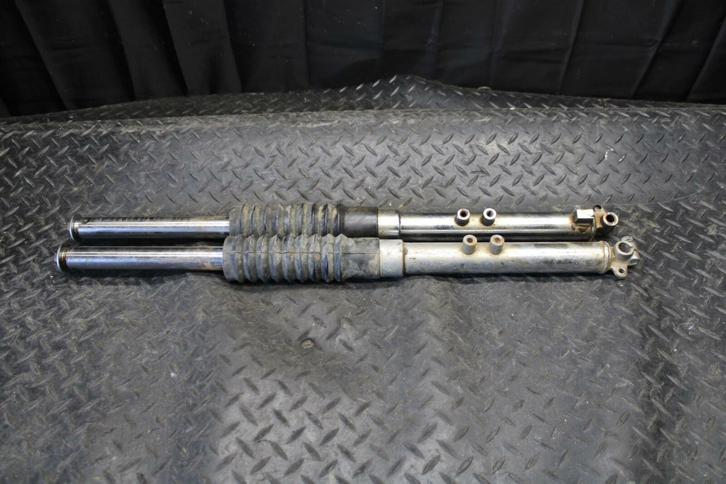 71 YAMAHA L5 RIGHT LEFT FRONT SUSPENSION FORKS SHOCKS BB230