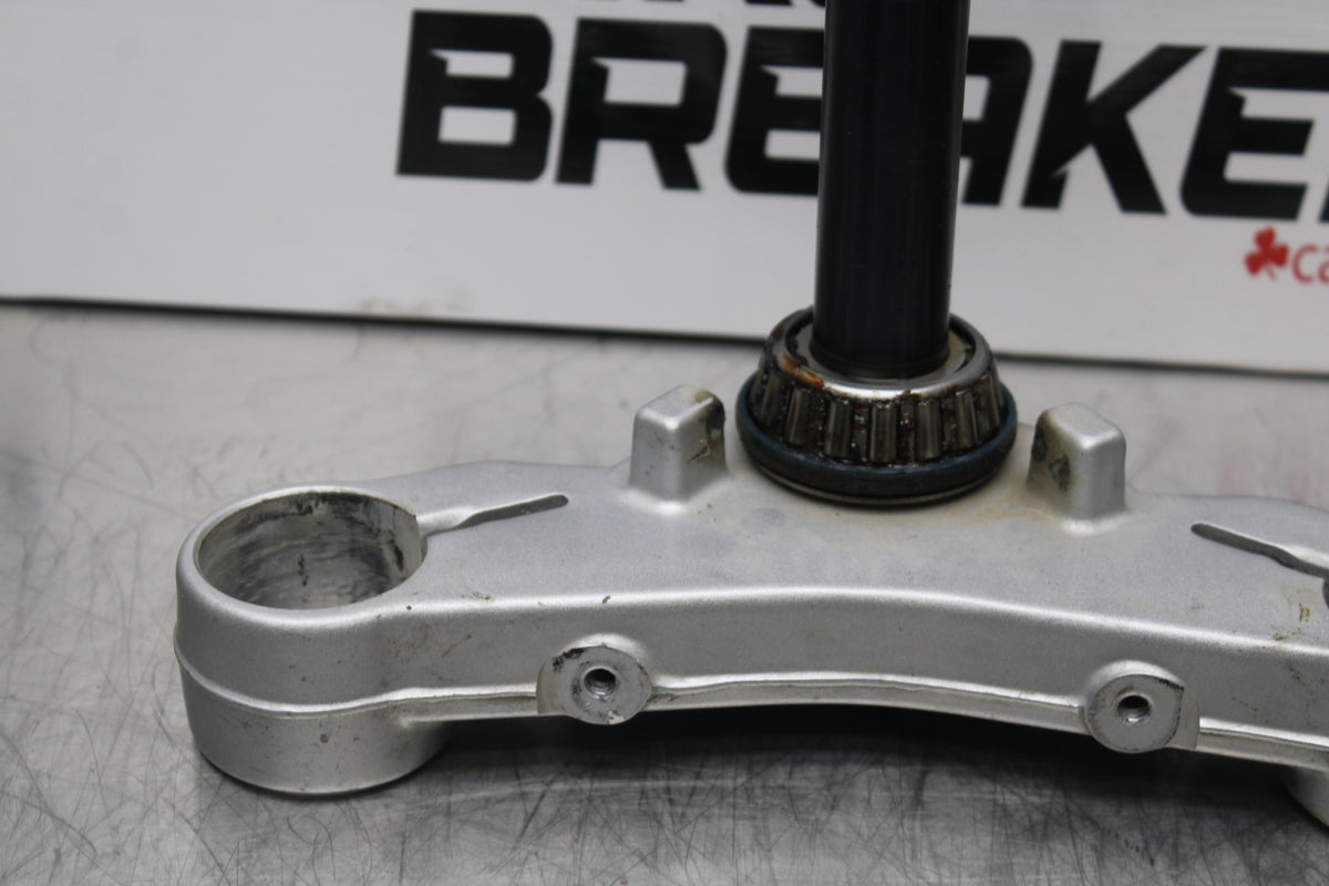 08 MOTO GUZZI BREVA 750 FRONT FORKS CLAMP LOWER TRIPLE TREE STEM BB154