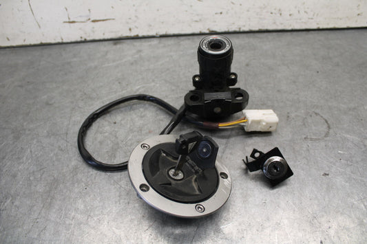 13-18 KAWASAKI NINJA ZX6R IGNITION LOCK KEY SET W/ GAS CAP AND SEAT LOCK BB682