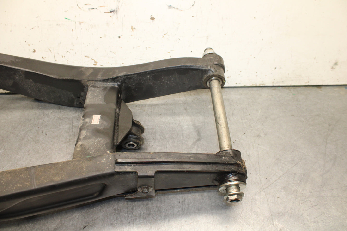 18-24 KAWASAKI NINJA 650 REAR SWINGARM BACK SUSPENSION SWING ARM BB725