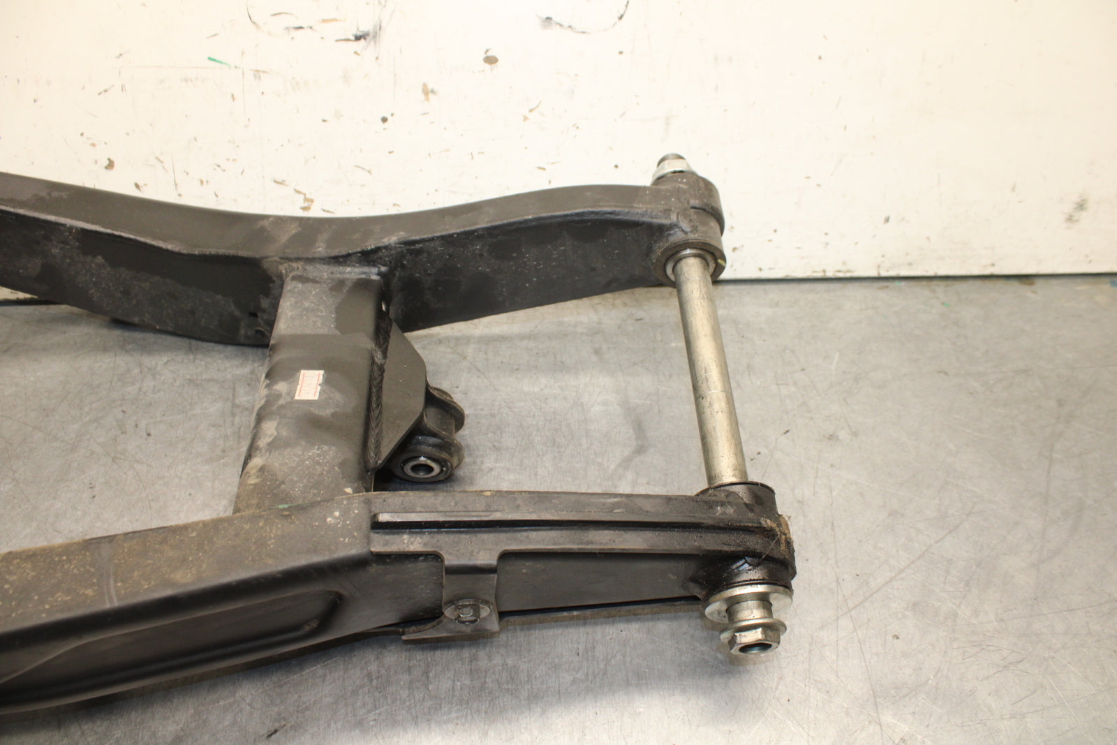 18-24 KAWASAKI NINJA 650 REAR SWINGARM BACK SUSPENSION SWING ARM BB725