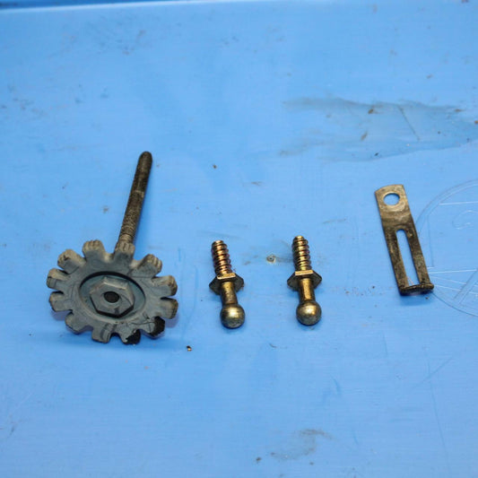 86 SUZUKI GSXR1100 G HEADLIGHT HEAD LIGHT LAMP ADJUSTER PINS HARDWARE BB227