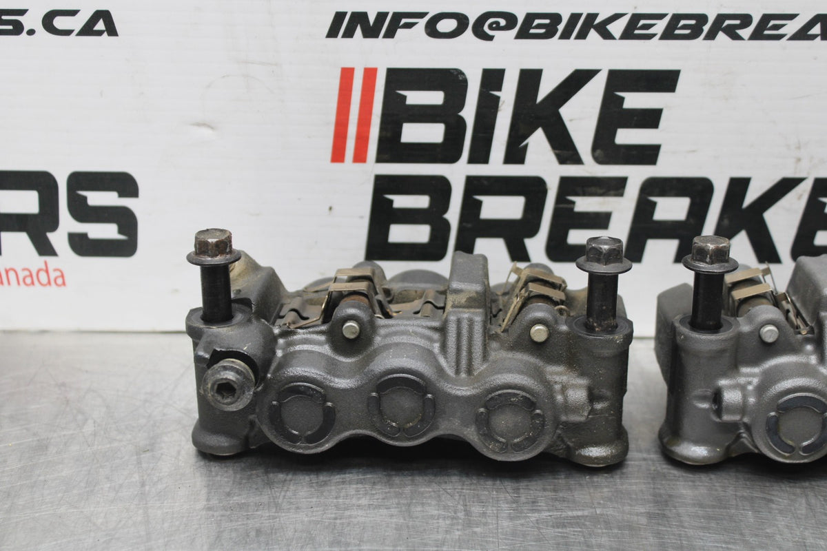 13 YAMAHA YZF R1 RIGHT LEFT FRONT BRAKE CALIPER SET PAIR CALIPERS BB781