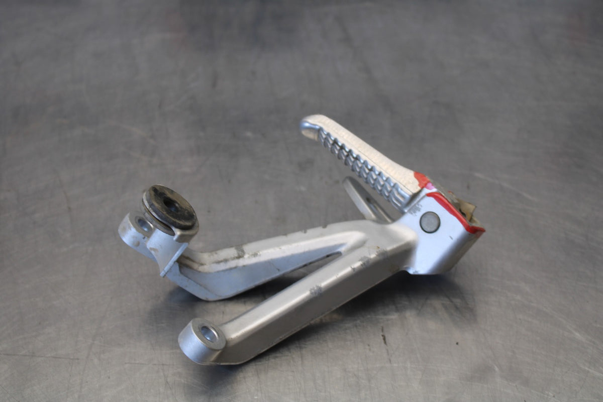 97-00 SUZUKI GSXR600 SRAD LEFT REAR BACK PASSENGER PEG BB921