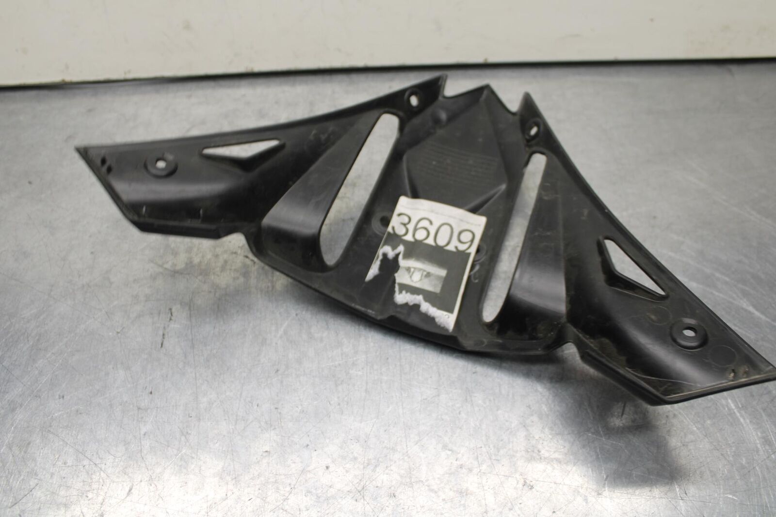 17-20 KAWASAKI NINJA 650 EX650 ABS FRONT CENTER COWL FAIRING BB88