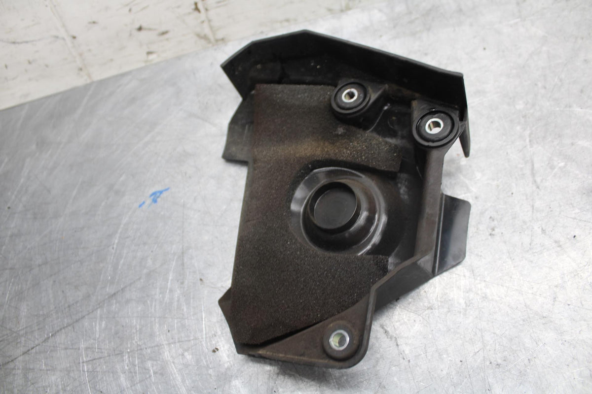 2015 Yamaha FJ09 ENGINE SPROCKET COVER BB41
