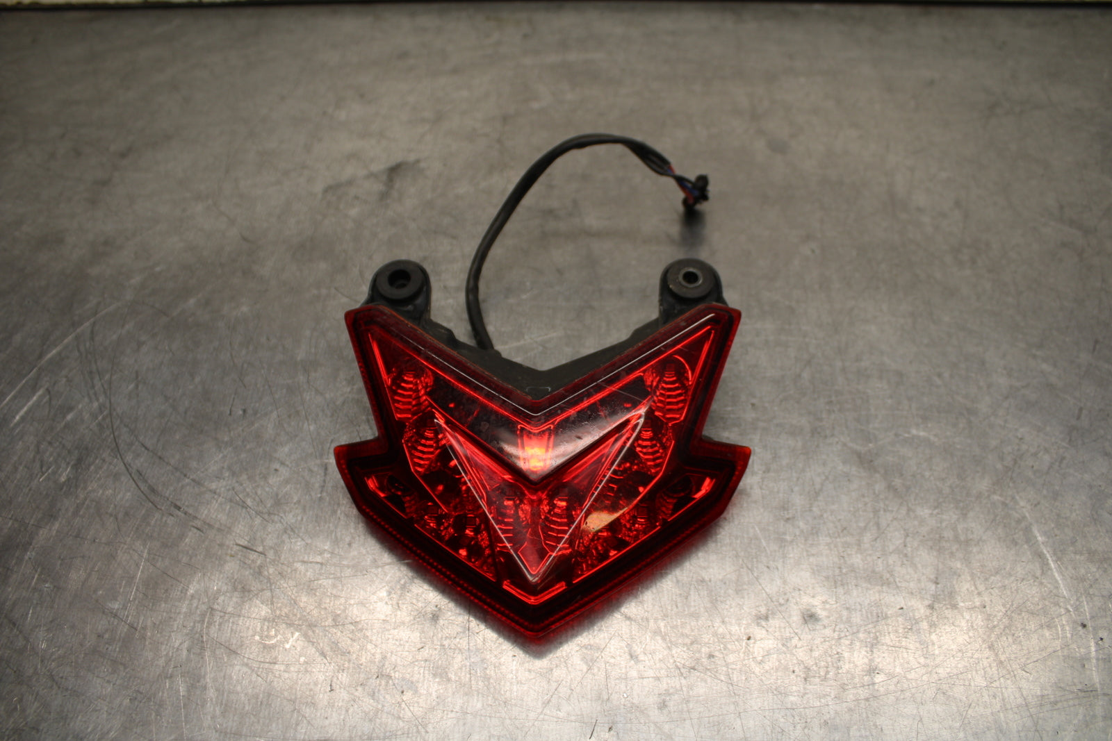 13-17 KAWASAKI NINJA ZX6R ZX636E REAR TAIL TAILLIGHT BACK BRAKE LIGHT BB735