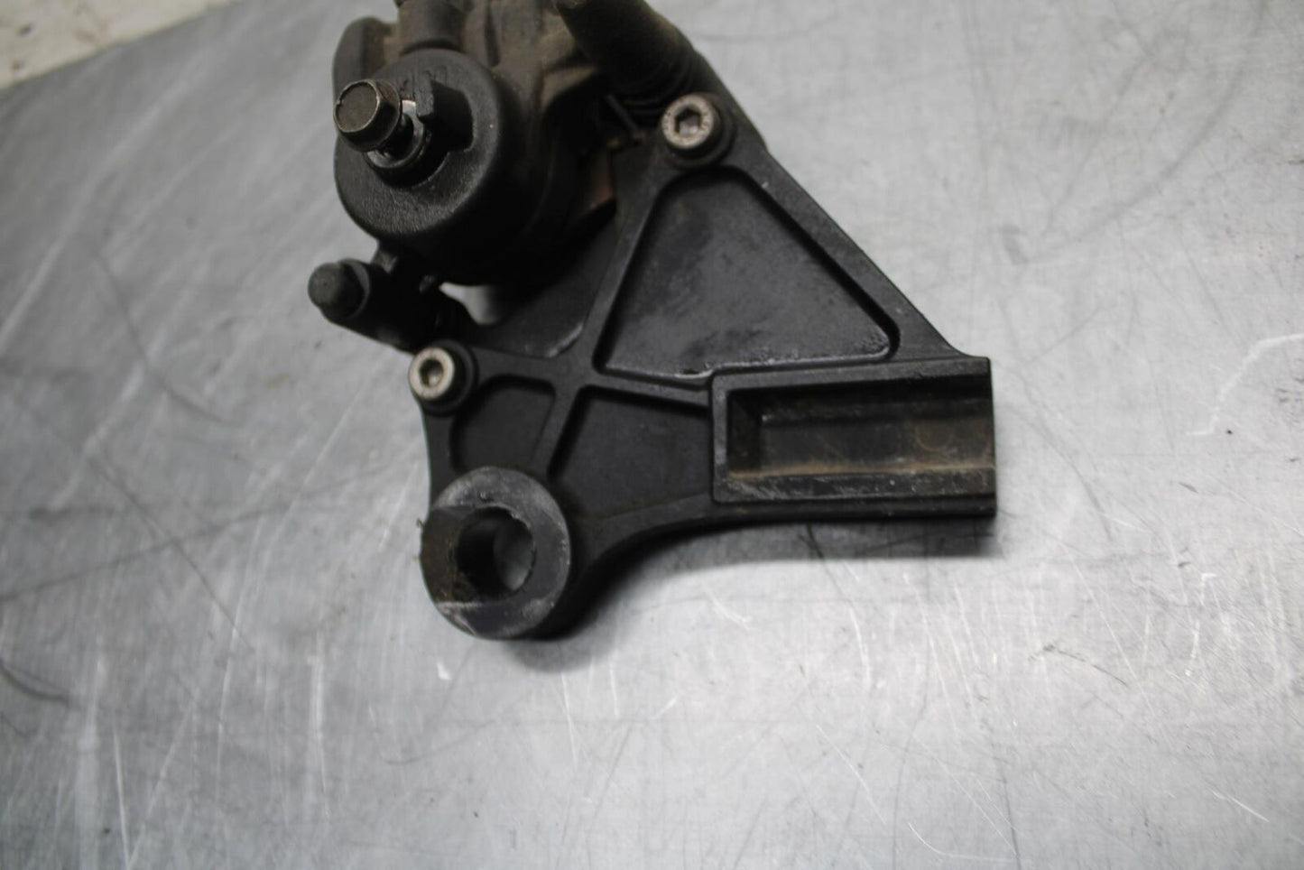 11-14 KAWASAKI VERSYS 650 LE 650C REAR BACK BRAKE CALIPER W MOUNT BRACKET BB498