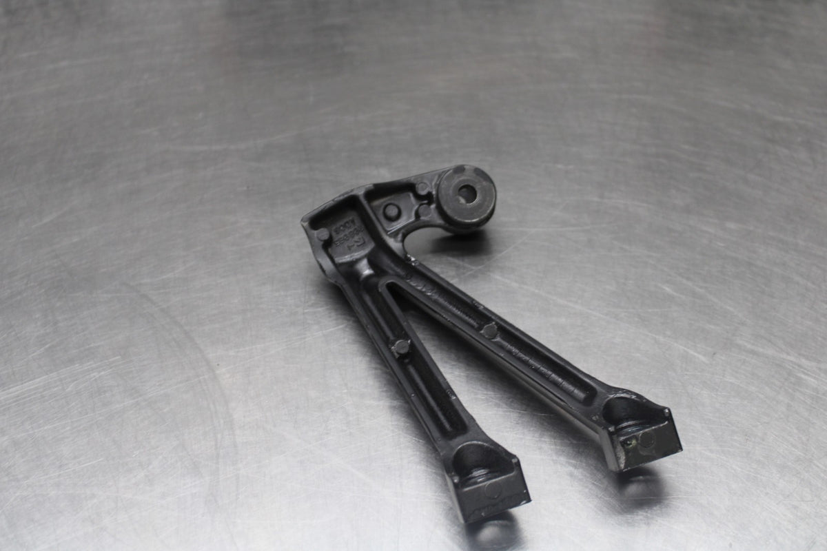 07-08 SUZUKI GSXR1000 EXHAUST PIPE MUFFLER HANGER MOUNT BB944