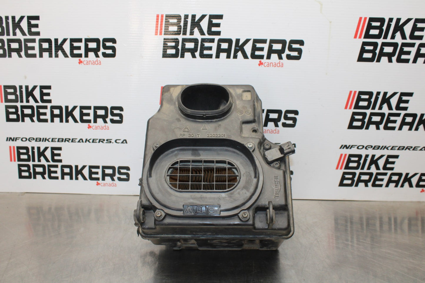 05 TRIUMPH ROCKET III AIRBOX AIR INTAKE FILTER BOX BB186