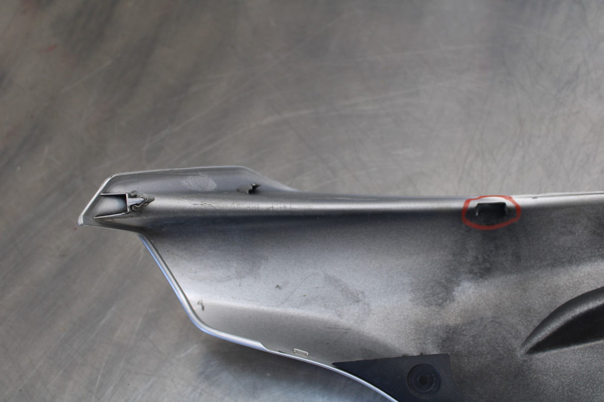 15-17 YAMAHA YZF R1 RIGHT MID UPPER SIDE FAIRING COWL BB190