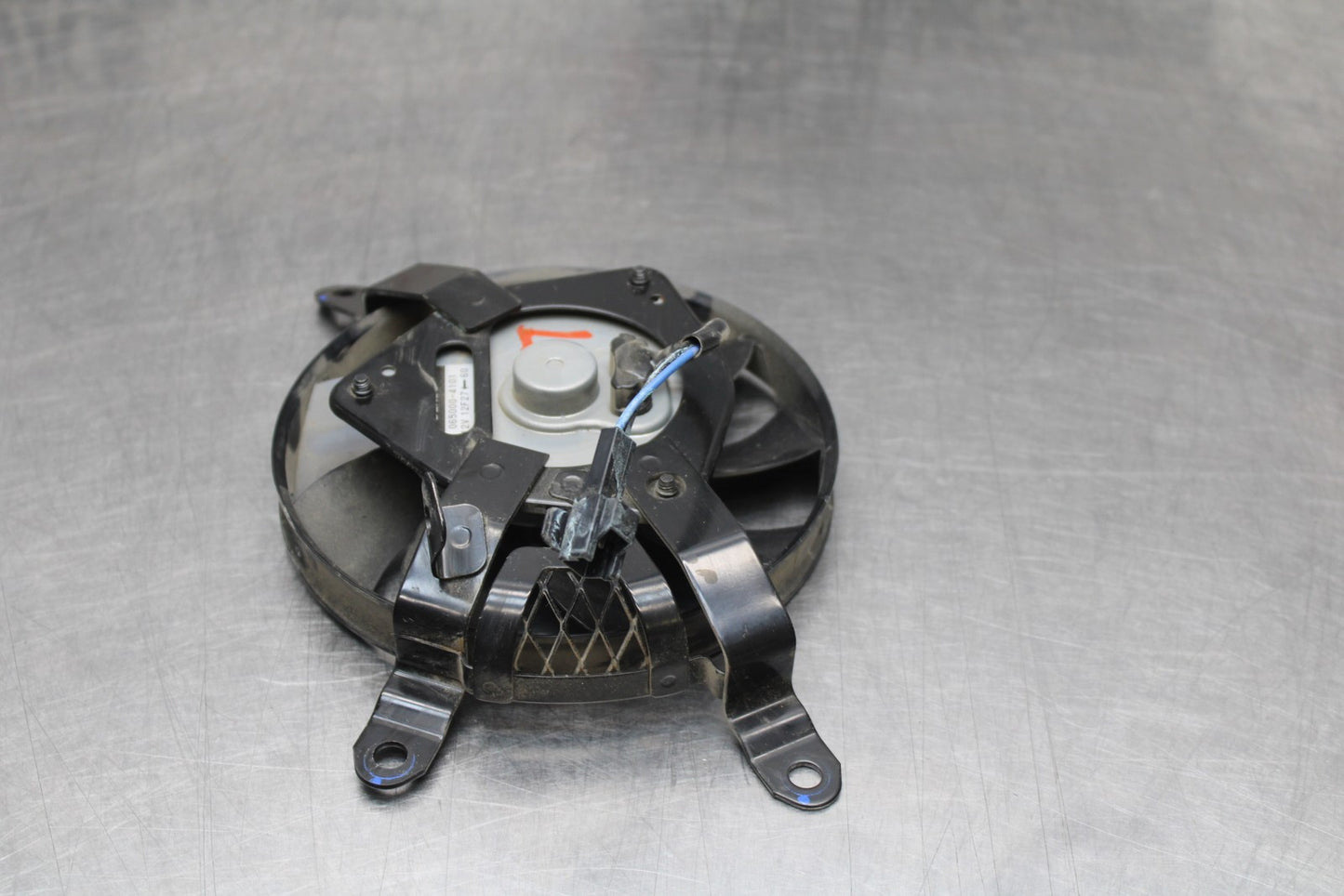 24-25 SUZUKI GSXR1000 LEFT ENGINE RADIATOR COOLING FAN MOTOR BB767