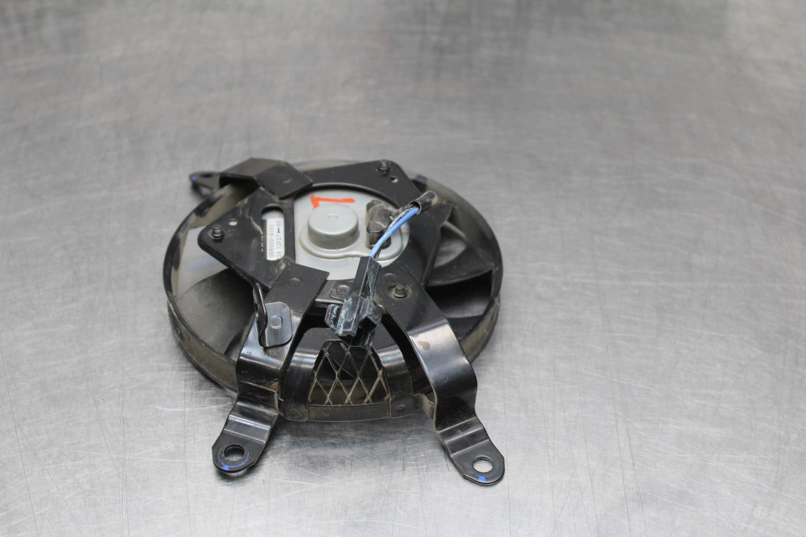 24-25 SUZUKI GSXR1000 LEFT ENGINE RADIATOR COOLING FAN MOTOR BB767