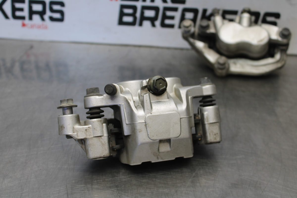 08 YAMAHA V STAR 1100 XVS1100AW CLASSIC RIGHT LEFT FRONT BRAKE CALIPER SET BB916