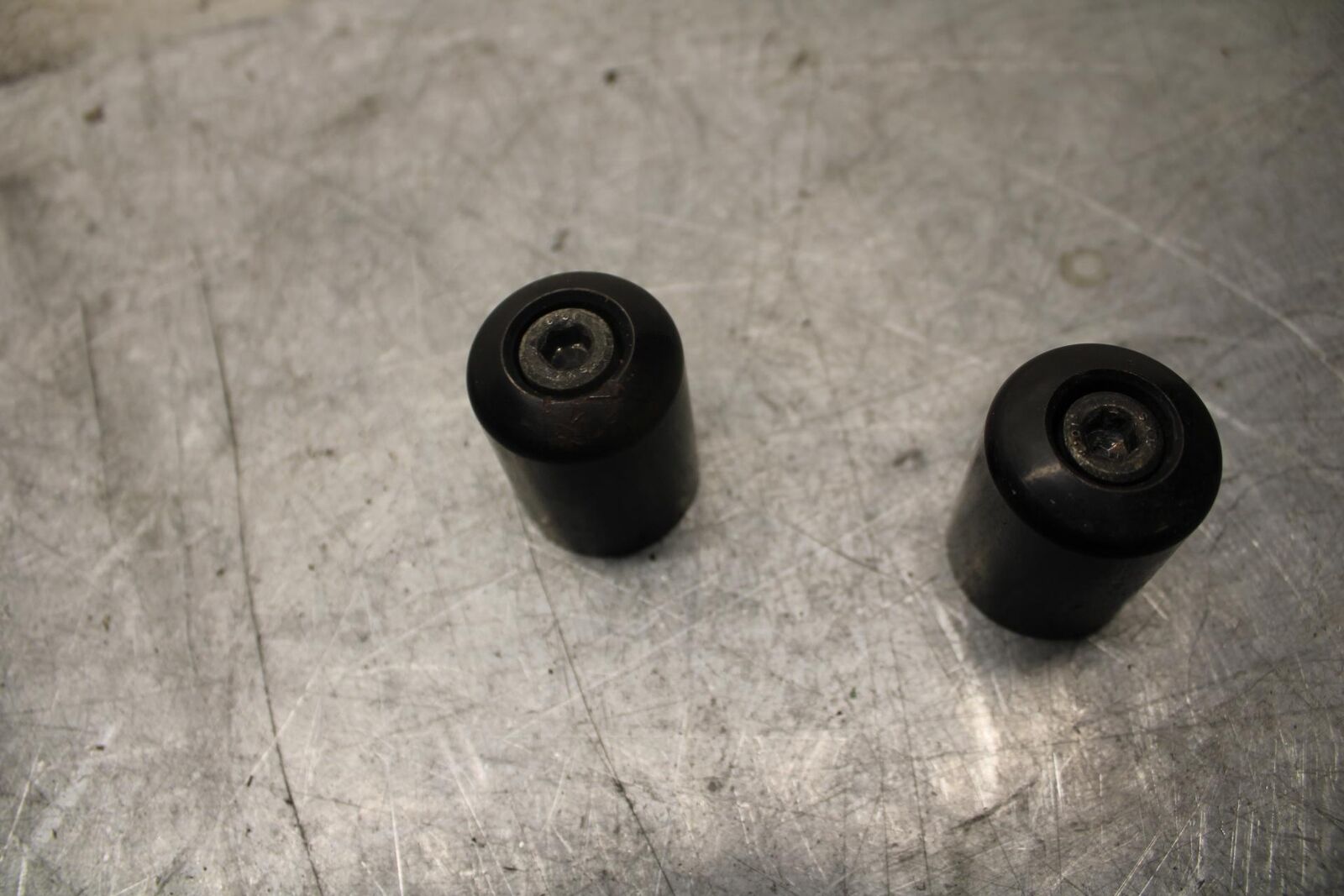 2007 Kawasaki Ninja ZX6R ZX600P HANDLEBAR END CAPS WEIGHTS  13042-1133 BB47