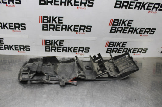 11-24 SUZUKI GSXR750 REAR BACK TAIL UNDERTAIL BATTERY TRAY PLASTIC BB879