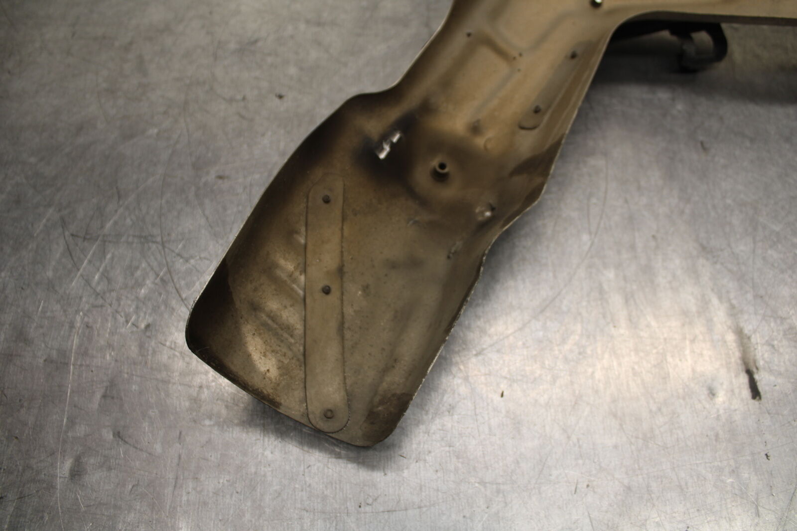 05-06 HONDA CBR600RR REAR BACK MUFFLER EXHAUST PIPE COVER HEAT SHIELD  BB739