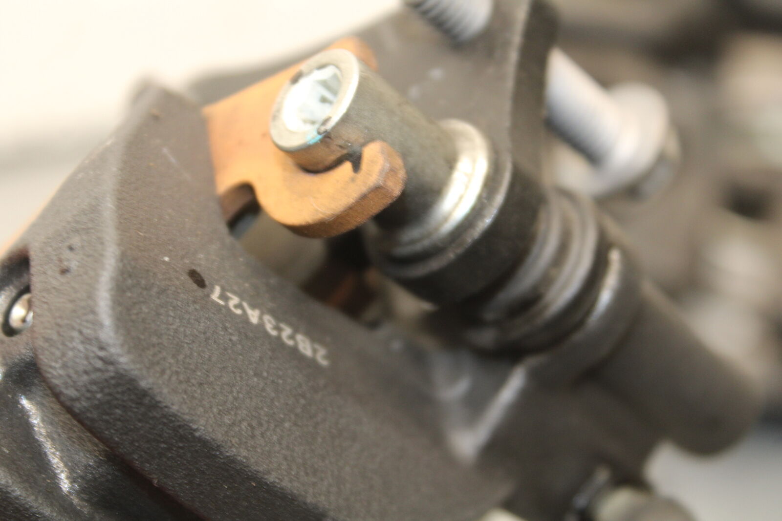 18-23 KAWASAKI NINJA 400 LEFT FRONT BRAKE CALIPER BB660