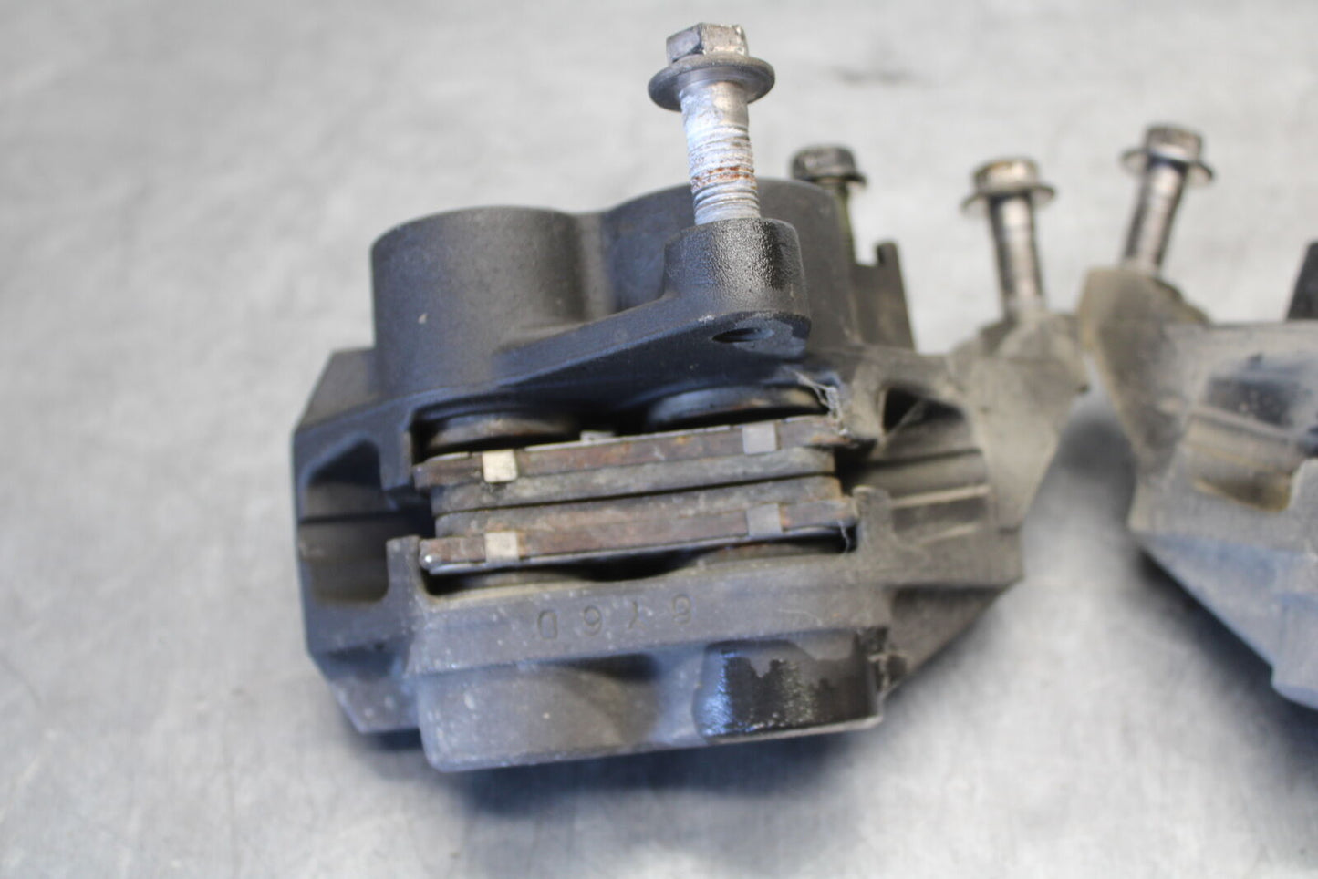 07-09 YAMAHA FZ6 RIGHT LEFT FRONT BRAKE CALIPER SET PAIR CALIPERS BB713