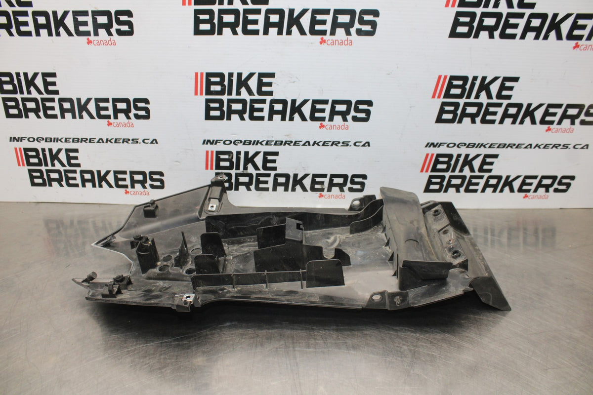 24 KAWASAKI NINJA 500 ABS REAR BACK TAIL UNDERTAIL FAIRING COWL FENDER BB818