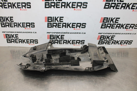 24 KAWASAKI NINJA 500 ABS REAR BACK TAIL UNDERTAIL FAIRING COWL FENDER BB818