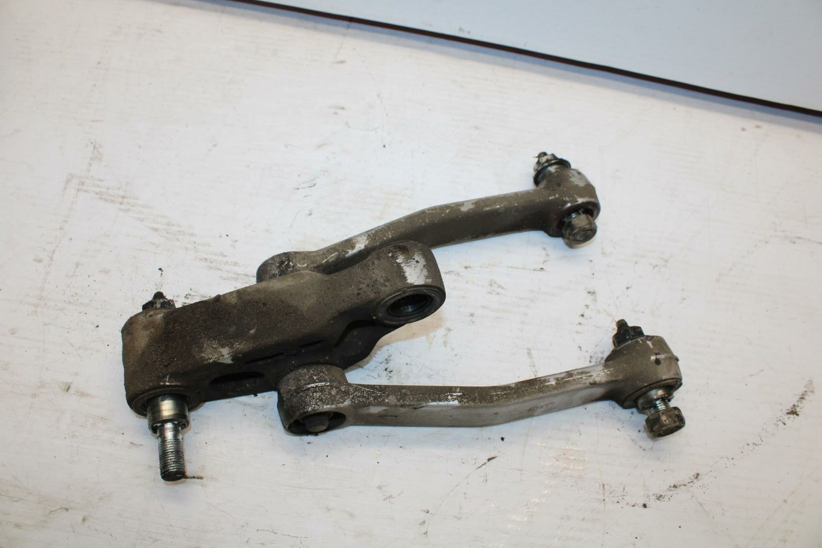 86-06 KAWASAKI CONCOURS 1000 ZG1000A REAR DOGBONE SHOCK LINKAGE LINK BB292