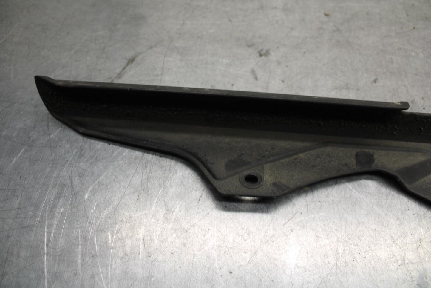 11-23 SUZUKI GSXR 750 REAR BACK DRIVE CHAIN GUARD COVER SHIELD BB630
