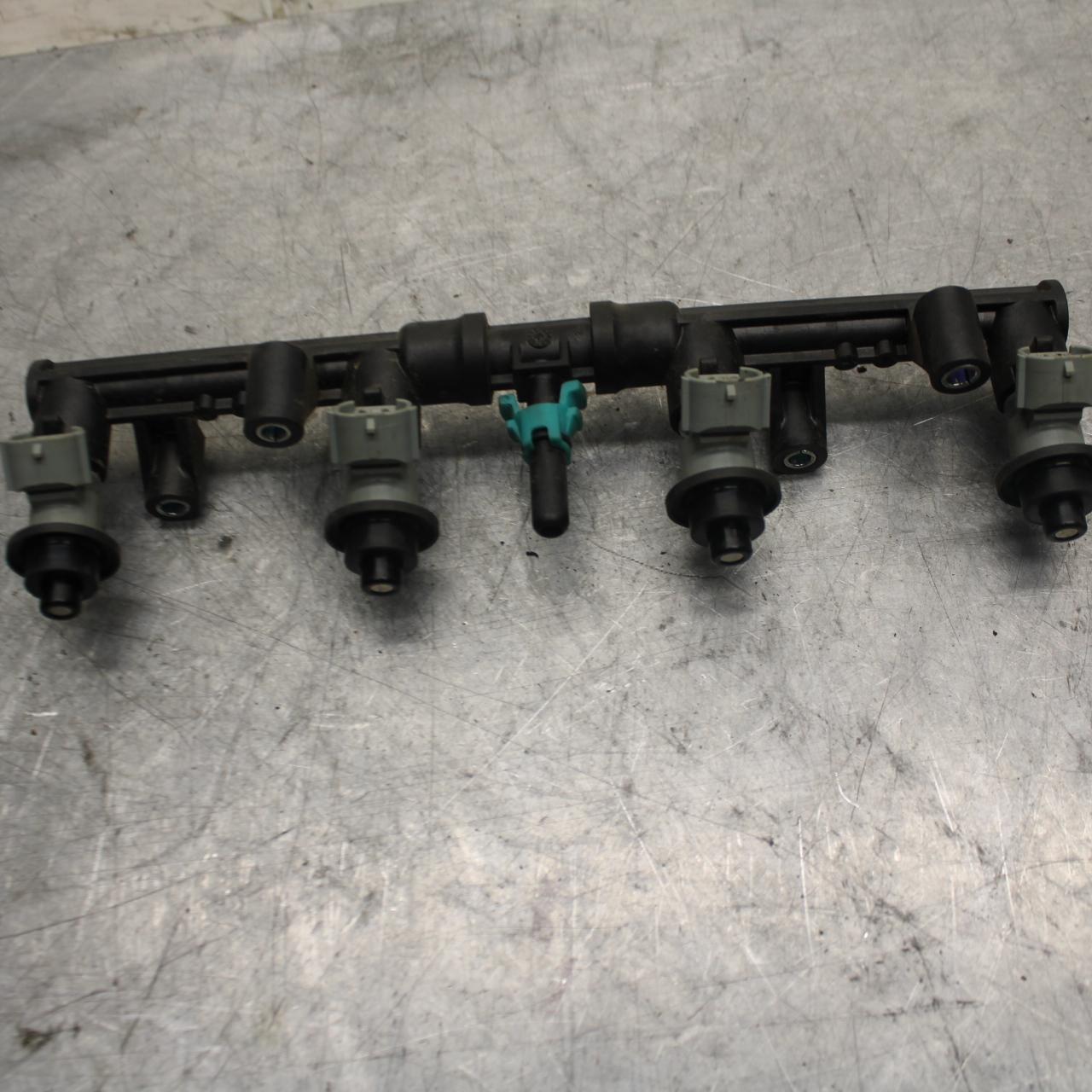2007 Honda CBR600RR SECONDARY FUEL INJECTORS TOP AIRBOX GAS RAIL  BB42