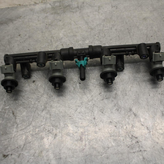 2007 Honda CBR600RR SECONDARY FUEL INJECTORS TOP AIRBOX GAS RAIL  BB42