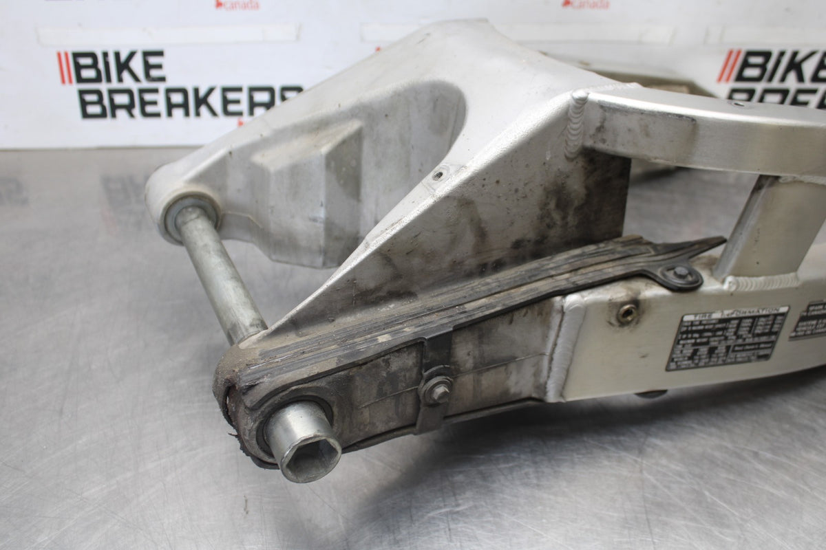 00-01 HONDA CBR929RR REAR SWINGARM BACK SUSPENSION SWING ARM BB925