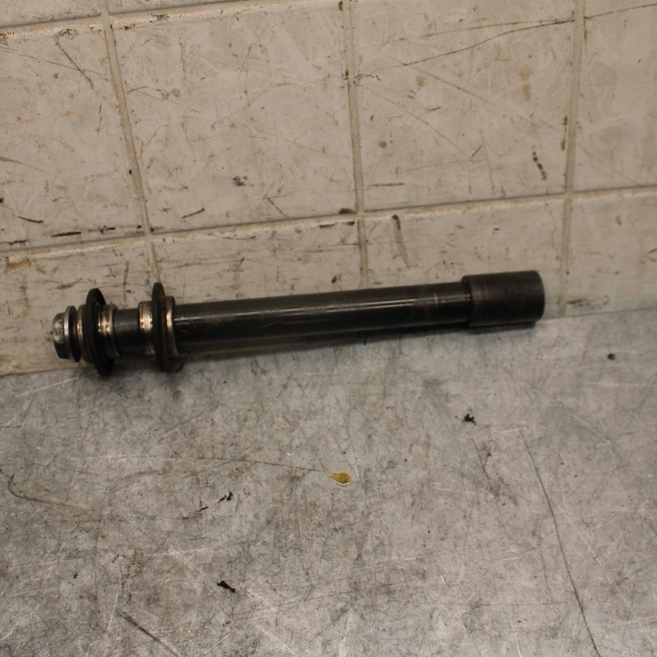 2003 Yamaha YZF R6 FRONT WHEEL RIM AXLE PIVOT BOLT 5SL-25181-00-00 BB539