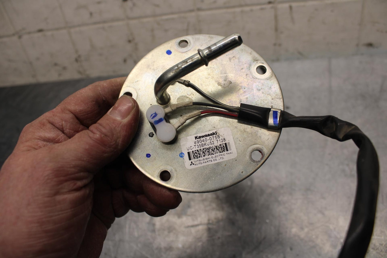 17 KAWASAKI VERSYS_X 300 FUEL PUMP GAS PETROL SENDER UNIT BB504